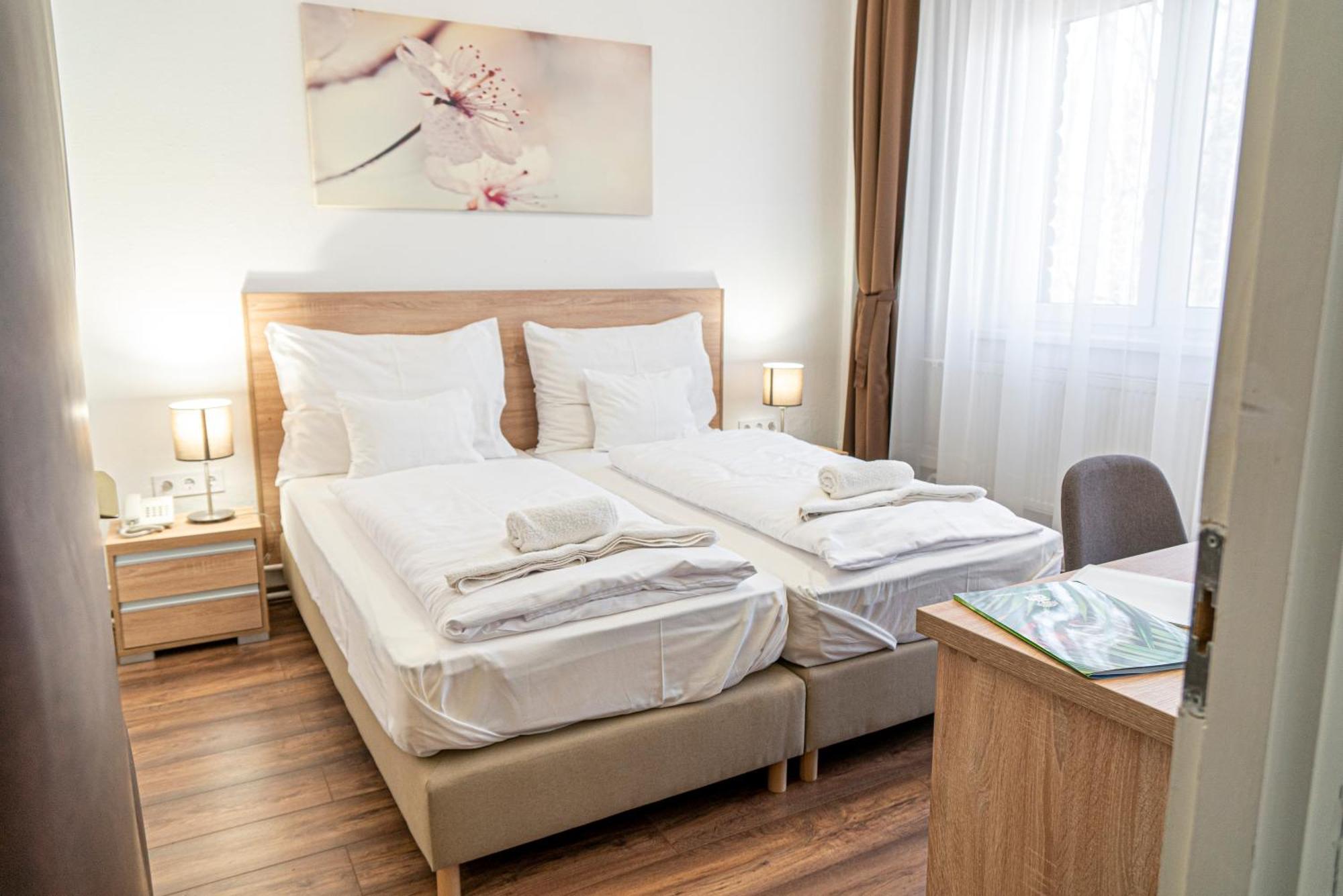 Ozoon Hotel Ньїредьгаза Екстер'єр фото