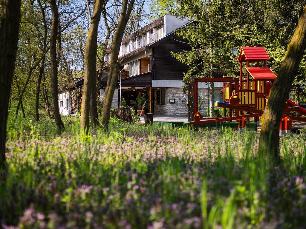 Ozoon Hotel Ньїредьгаза Екстер'єр фото